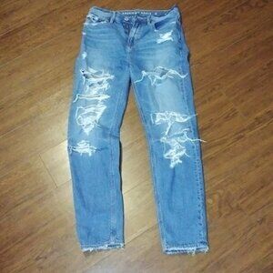 ??American eagle 90s boyfriend jean??